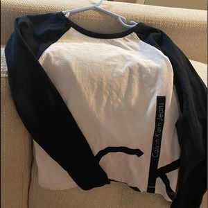 Boys Size 6 Calvin Klein Long sleeve tee